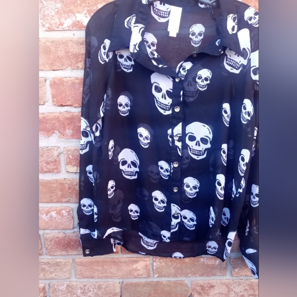 Skulls button down blouse Haley starr